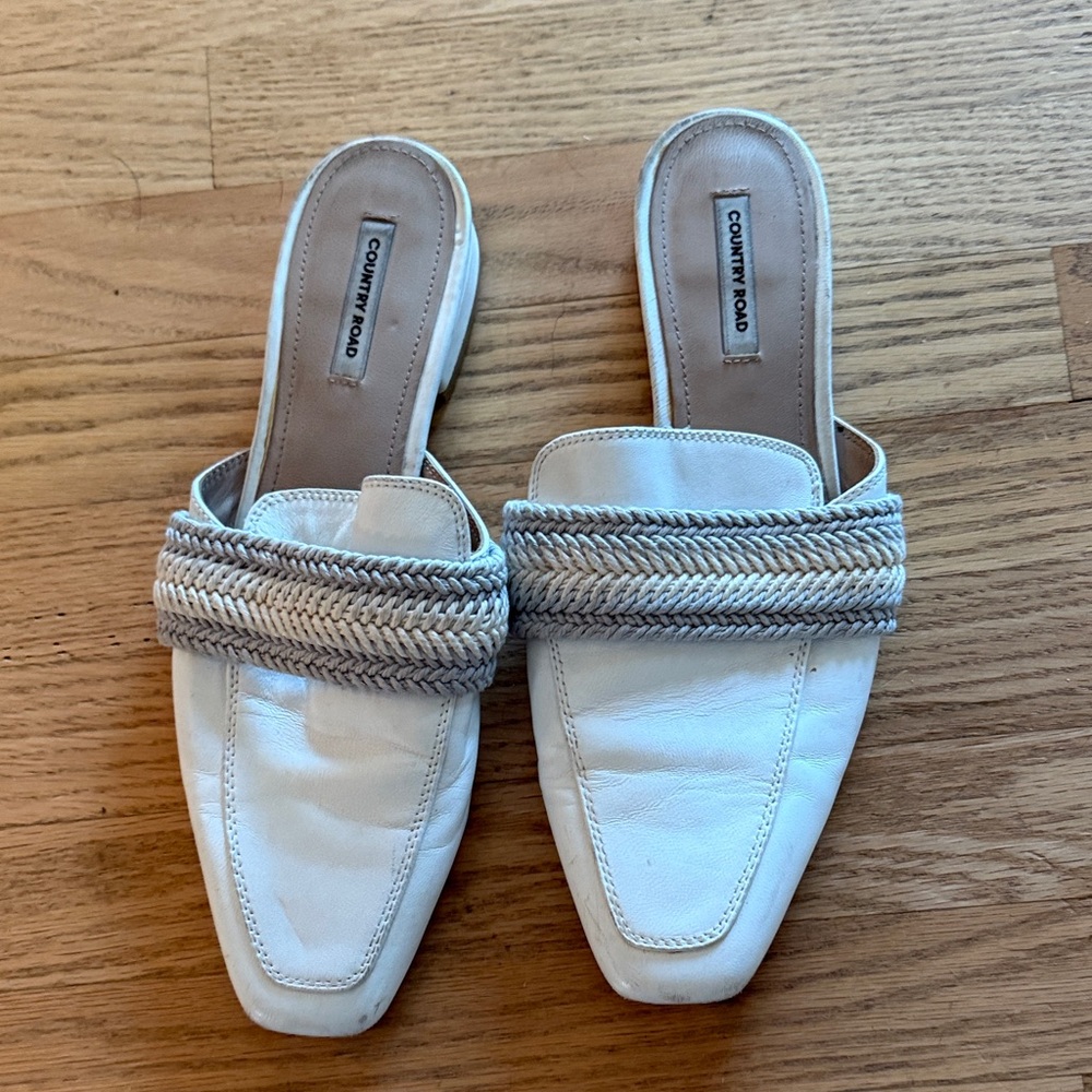 Country Road Women's white Mules with Braided Detail